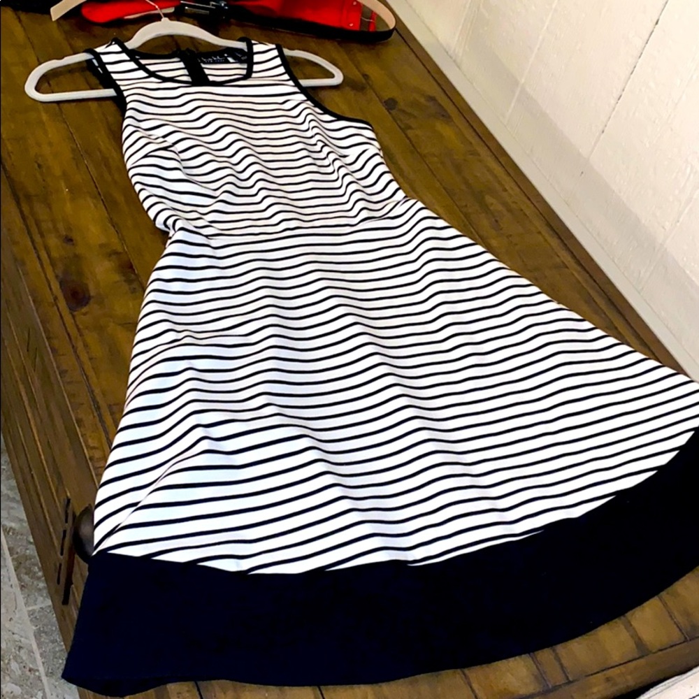 Dress - Picture 2 of 5